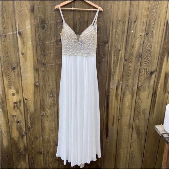 White True Love Beaded Rhinestone Wedding Gown 🌿 - Picture 8 of 12